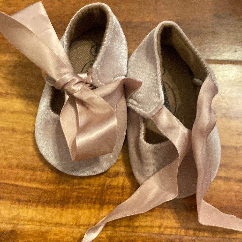 Pink velvet ballet slipper with satin bow, never worn